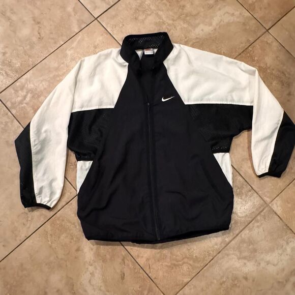 Nike Men's Black and Navy Jacket - Picture 2 of 5